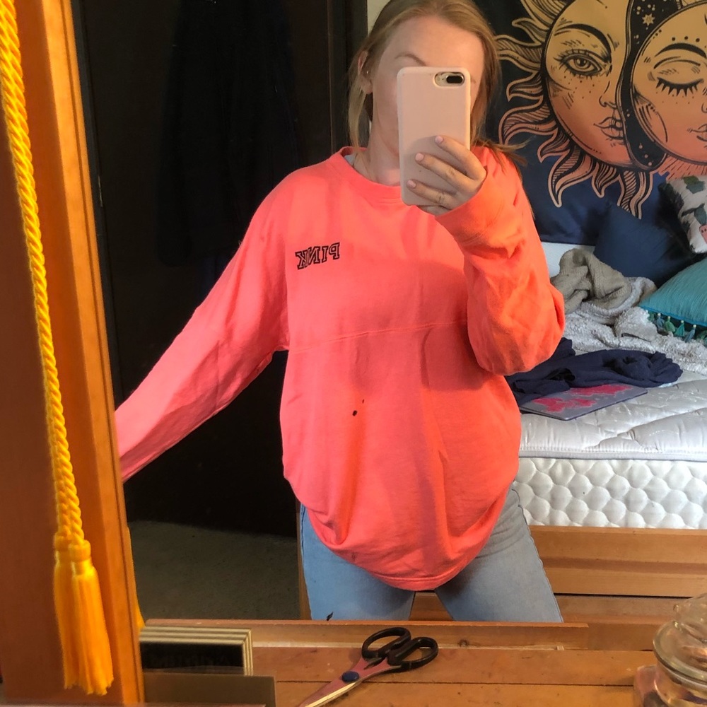 VICTORIA’s SECREt PINK CREW NECK SIZE SMALL